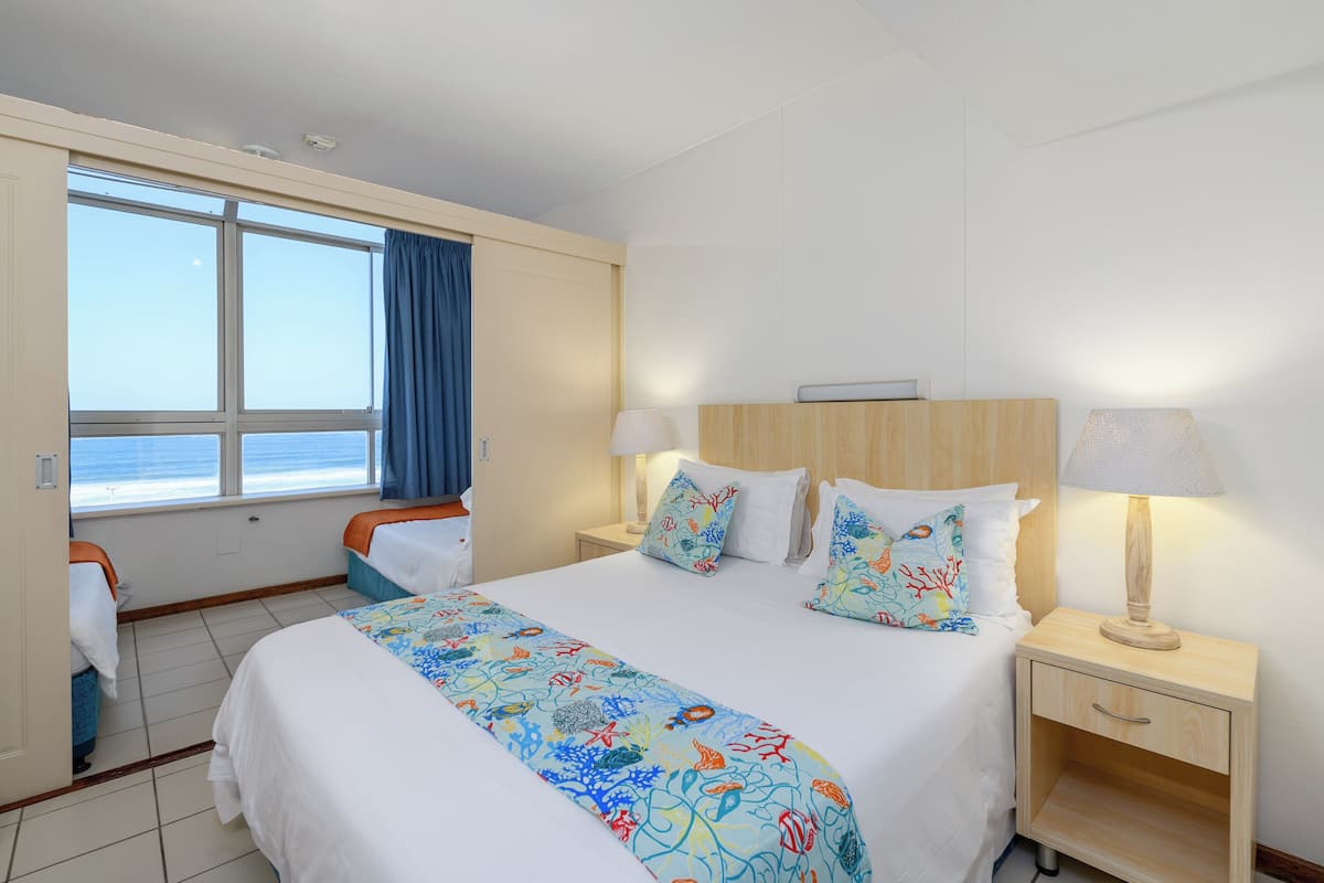 Two Bedroom Sea View Apartment | 2 bedrooms, in-room safe, soundproofing, free cribs/infant beds