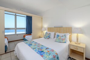 Two Bedroom Sea View Apartment | In-room safe, soundproofing, free cribs/infant beds - Durban Spa (Durban)
