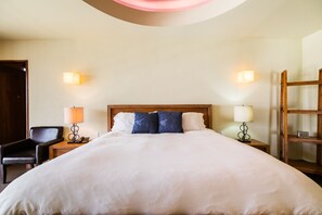 Individually decorated, individually furnished, blackout drapes - Terra apartment (Guatemala City)