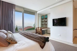 5 bedrooms, premium bedding, desk, free WiFi