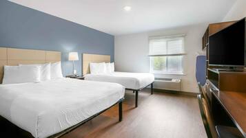 Desk, laptop workspace, iron/ironing board, free WiFi