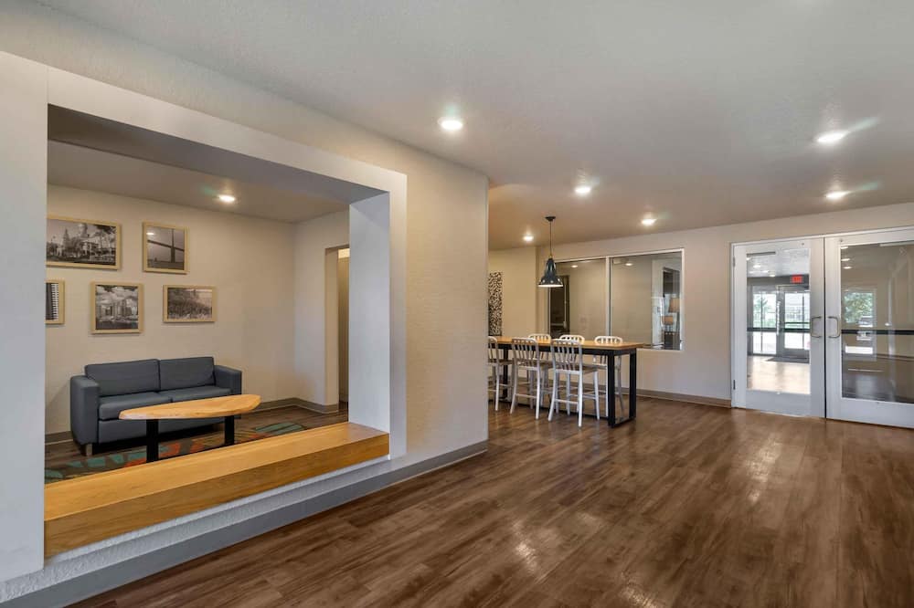Extended Stay America Select Suites Tampa Brandon East