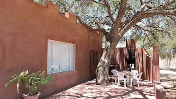 Family Unit | Terrace/patio
