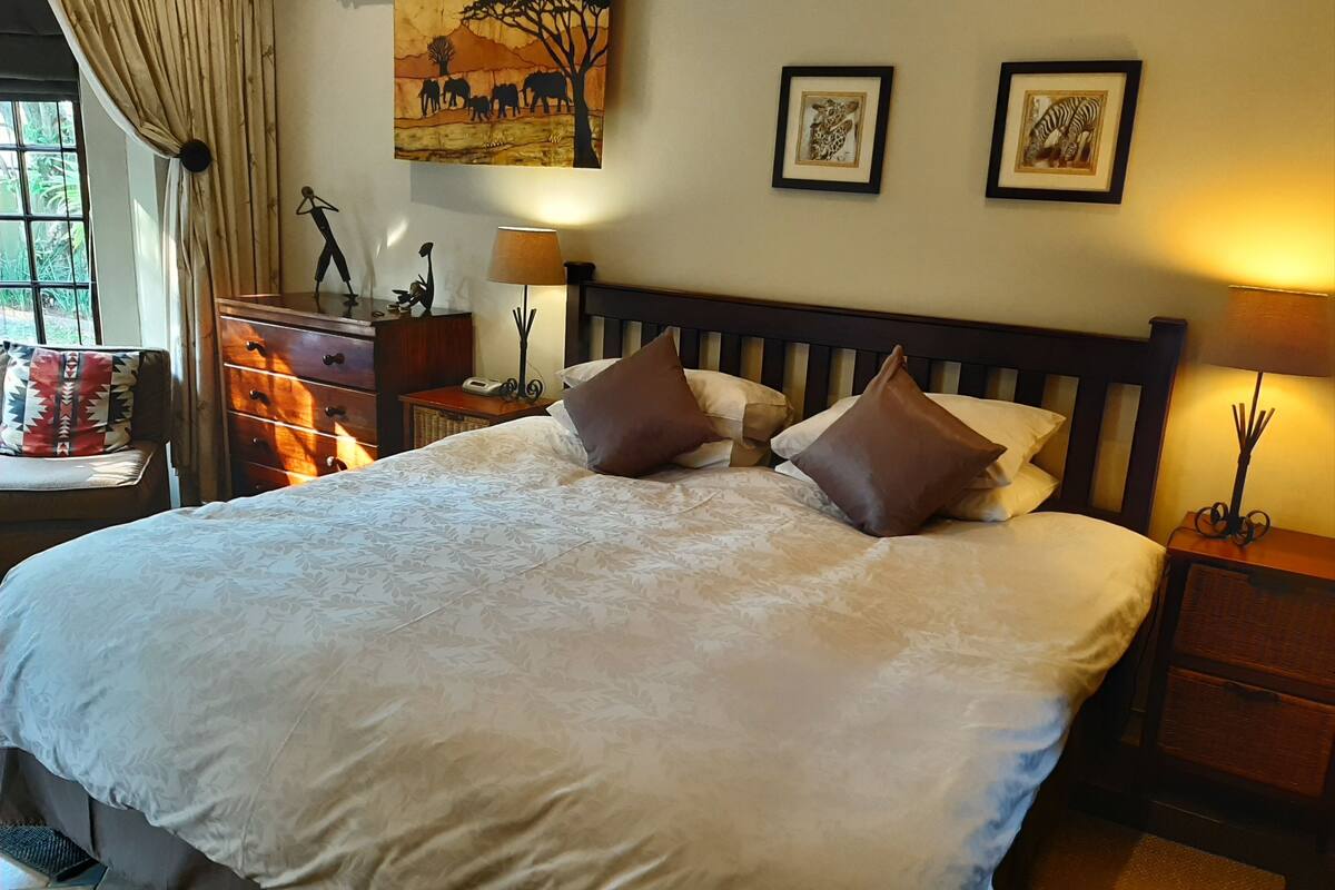 BROWN ROOM | In-room safe, free WiFi