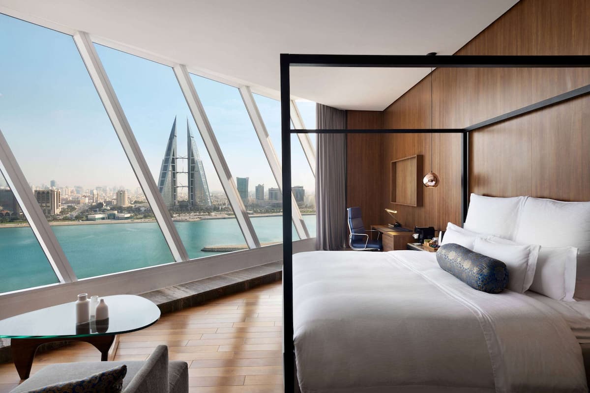Superior Room, 1 King Bed, Smoking (Panoramic)