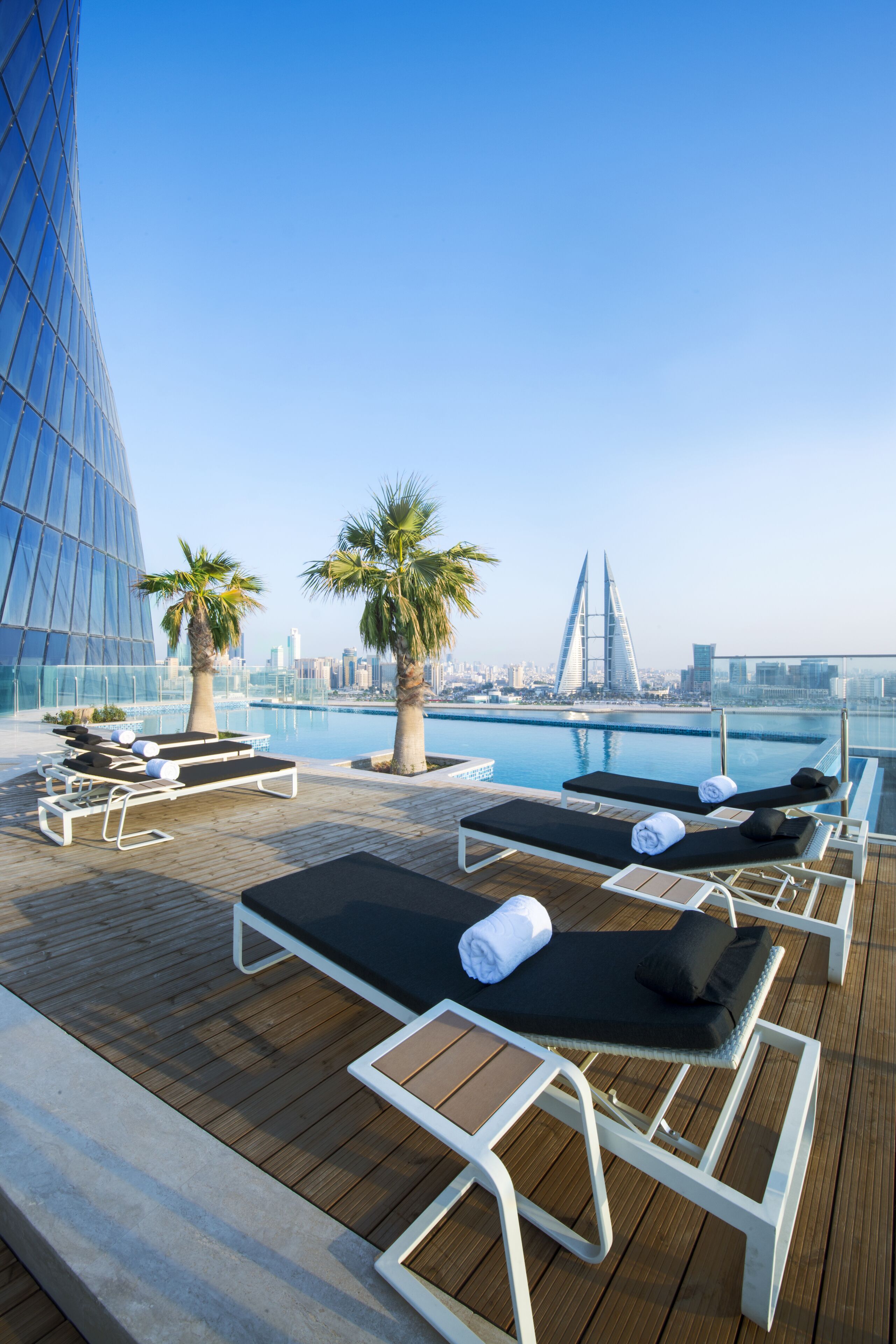 2 kolam renang terbuka, payung kolam, kerusi lepak pantai 