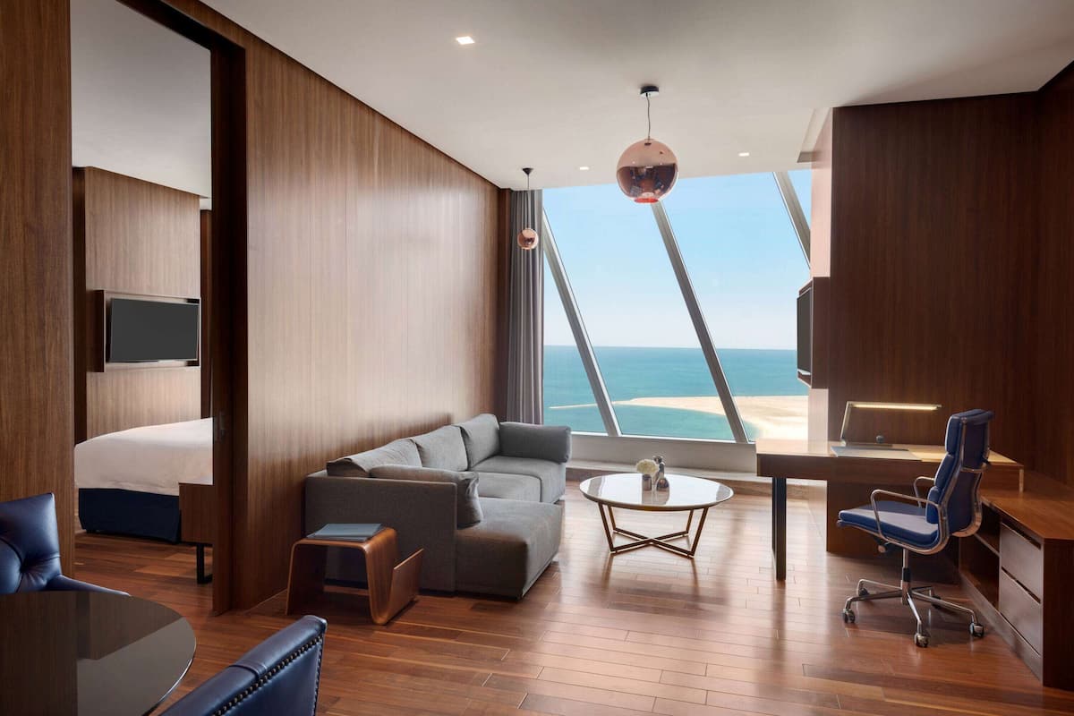 Premium bedding, minibar, in-room safe, desk