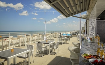 Beach bar at Hard Rock Hotel Daytona Beach