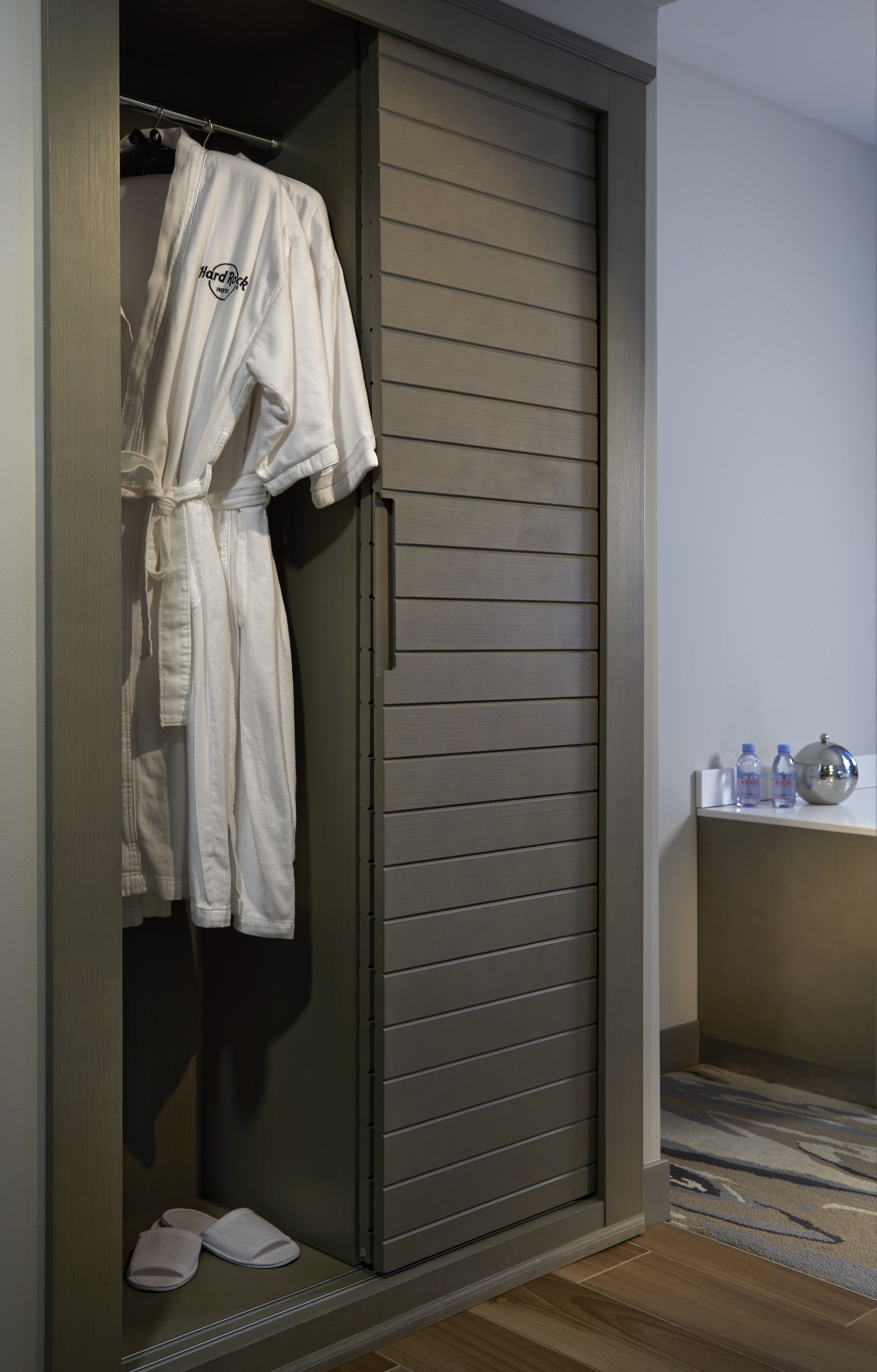 premium bedding, in-room safe, individually decorated