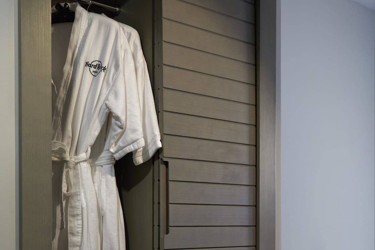 premium bedding, in-room safe, individually decorated