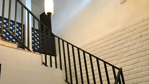 Luokittelematon kuva, 5 kautta 26, painike