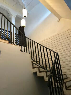 Staircase - Condominio Las Rosas (Antiguo Cuscatlán)