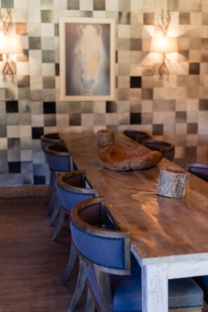 المنشأة من الداخل