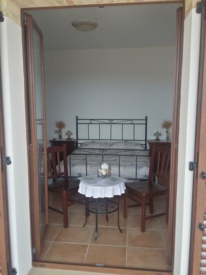 Double Room, Mountain View | In-room safe, desk, soundproofing, free cribs/infant beds - I Tufi (Colonnella)