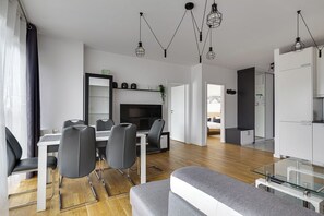 Departamento estándar, 2 habitaciones | 1 habitación, ropa de cama de alta calidad y insonorización 