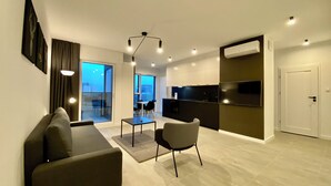 Leilighet – comfort, 1 soverom | Oppholdsområde | Flatskjerm-TV