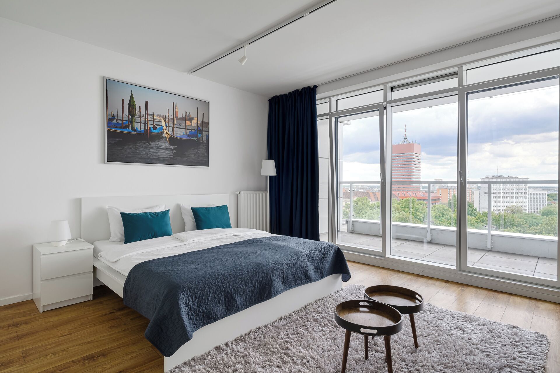 ห้องคอมฟอร์ทสตูดิโอสวีท, เตียงควีนไซส์ 1 เตียง, ห้องครัวขนาดเล็ก | 1 ห้องนอน, เครื่องนอนระดับพรีเมียม, ห้องเก็บเสียง, เตารีด/โต๊ะรีดผ้า