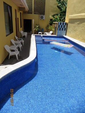 Hồ bơi ngoài trời 