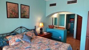 1 bedroom, desk, iron/ironing board, free WiFi