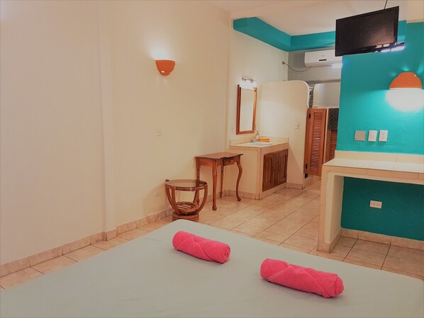 Comfort Apartment, 1 Queen Bed, Kitchen | 1 bedroom, desk, iron/ironing board, free WiFi