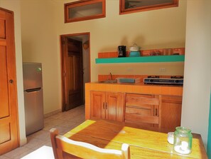 Comfort Apartment, 1 Queen Bed, Kitchen | Private kitchen | Fridge, stovetop, coffee/tea maker, cookware/dishes/utensils