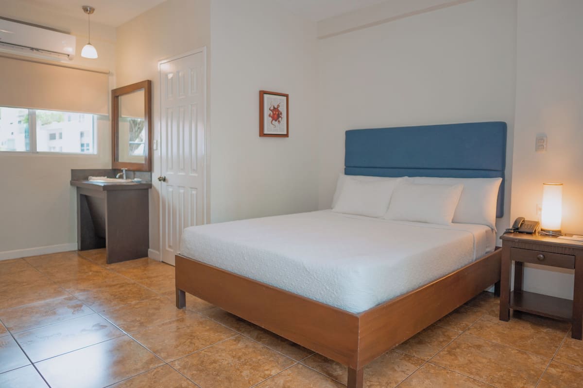 Chambre Double, vue piscine
