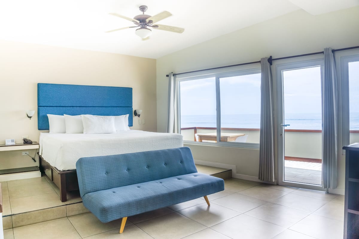 Chambre, 1 très grand lit, vue mer