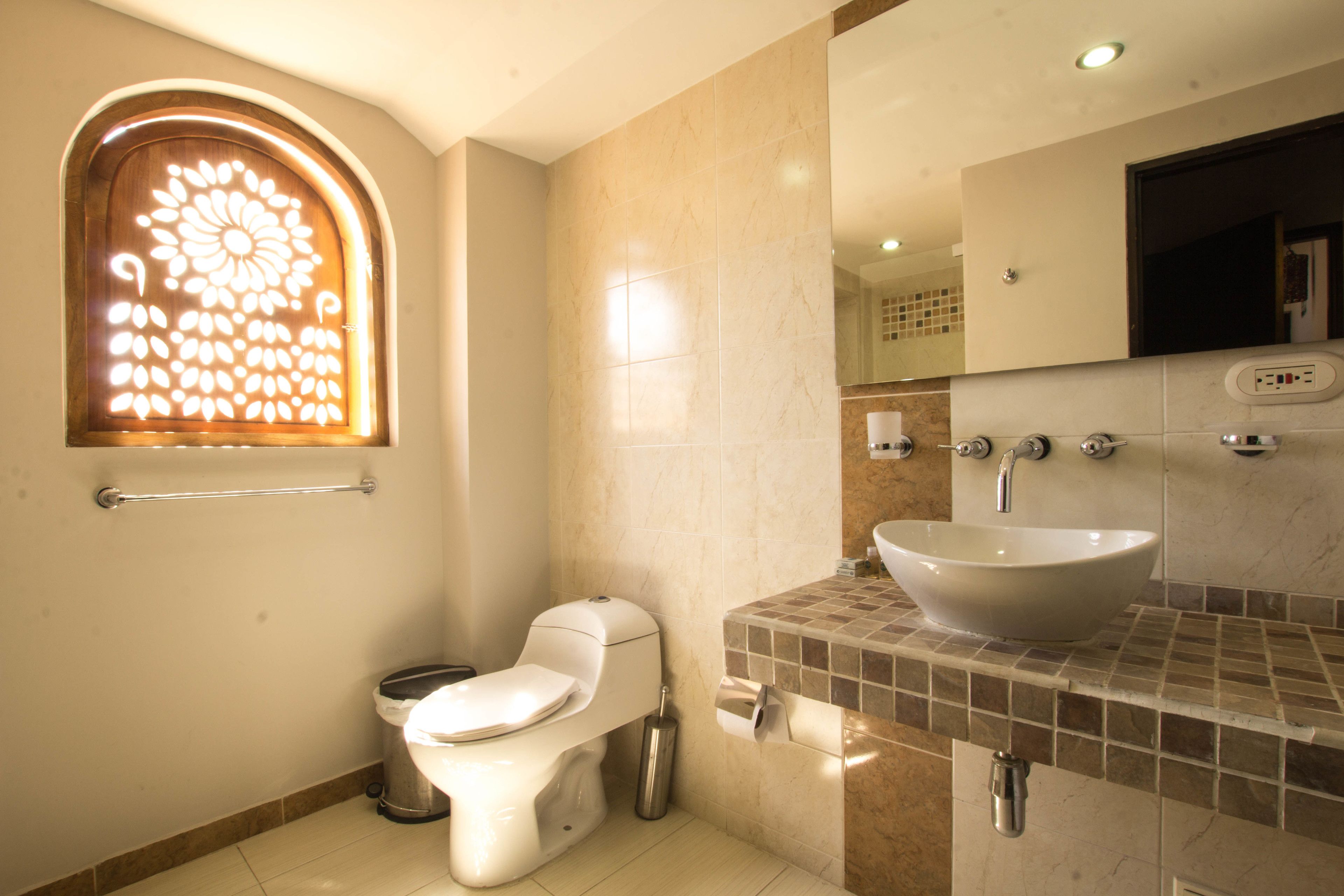 twin room, 2 single beds | bathroom | shower, free toiletries, towels