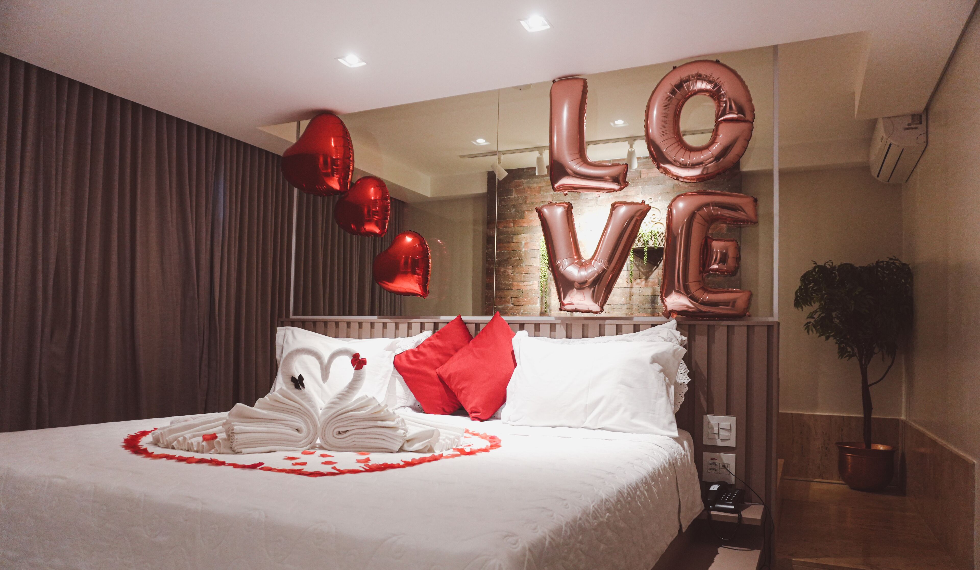 premium double room | 1 bedroom, premium bedding, minibar, in-room safe