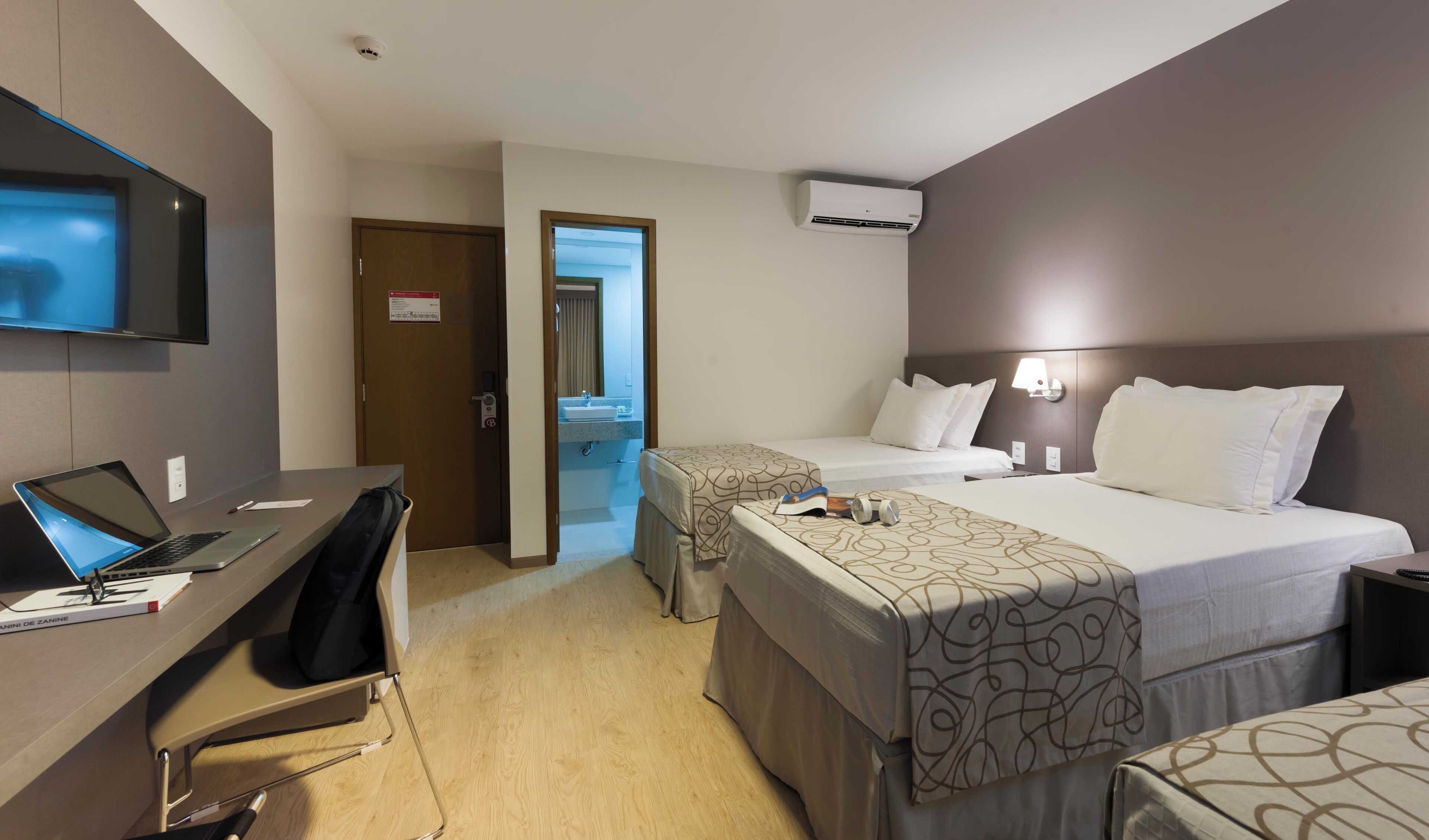 deluxe triple room | 1 bedroom, premium bedding, minibar, in-room safe