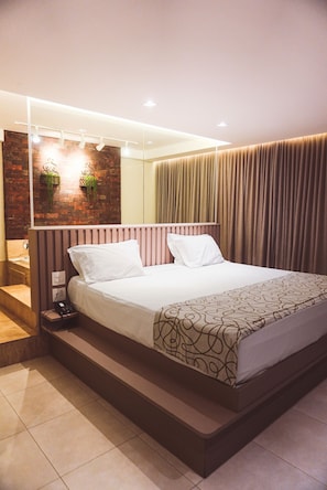 Premium-Doppelzimmer | 1 Schlafzimmer, hochwertige Bettwaren, Minibar, Zimmersafe
