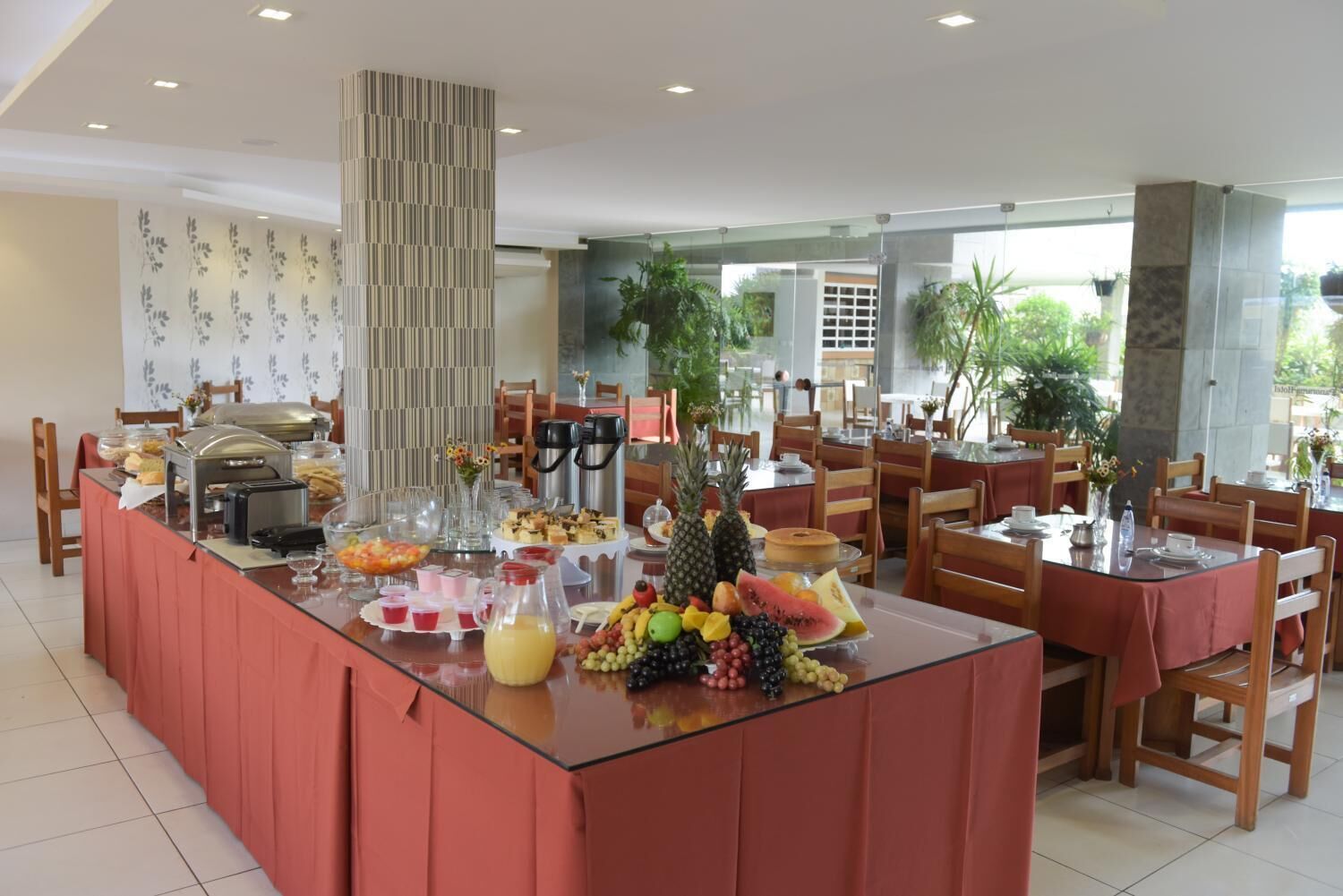 lunch and dinner served