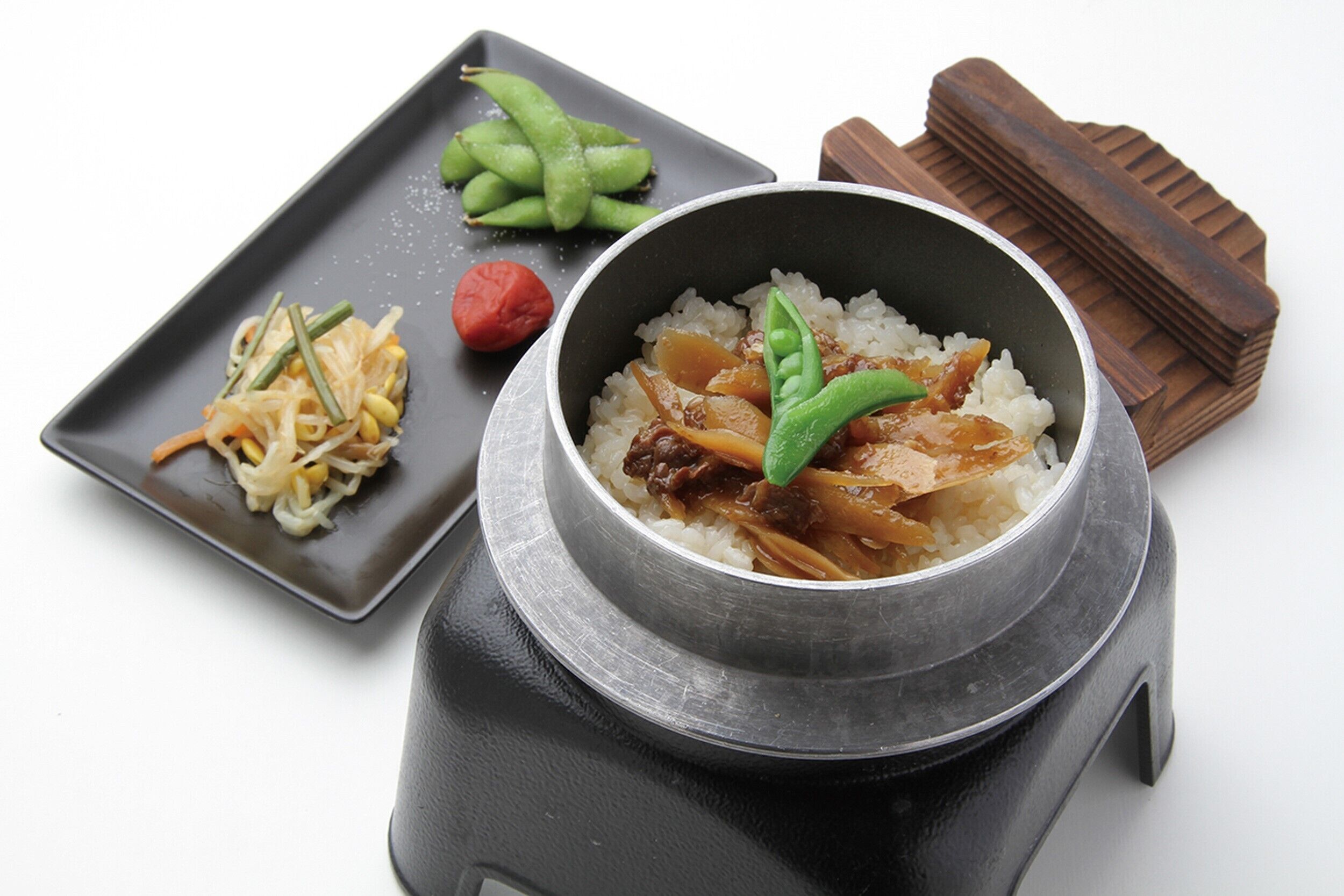 daily cooked-to-order breakfast (jpy 120 per person)