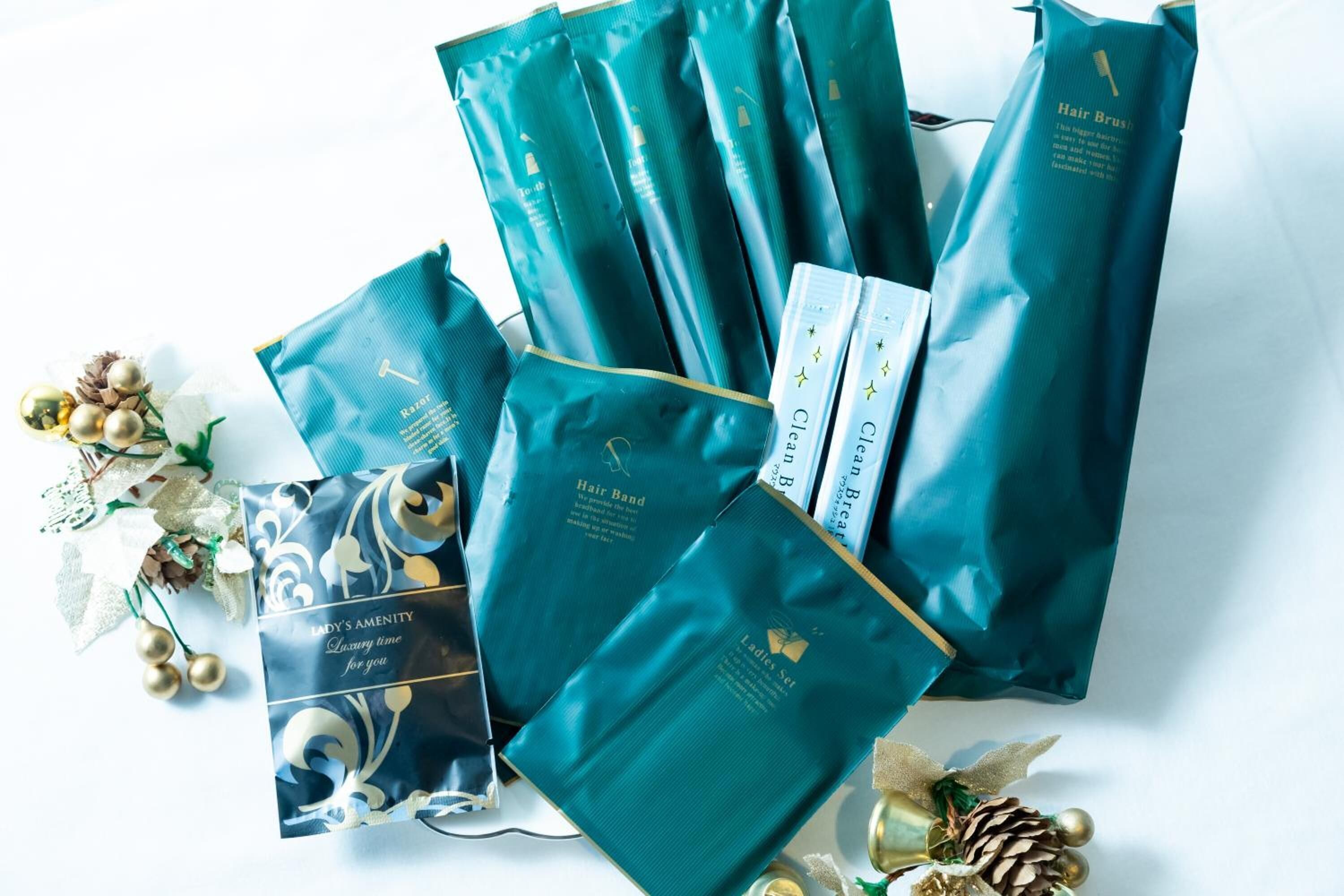 separate bathtub and shower, free toiletries, hair dryer, bathrobes