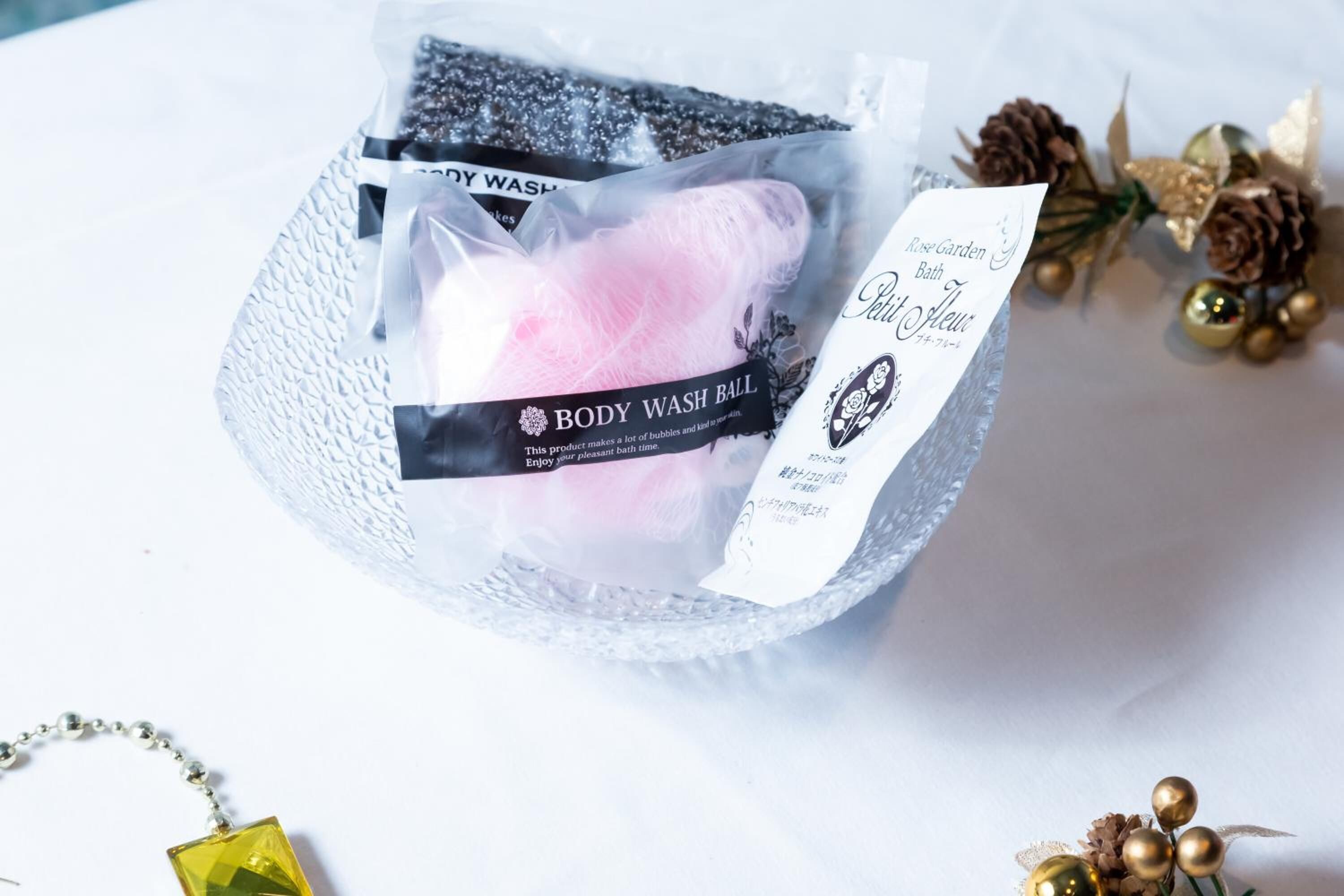 separate bathtub and shower, free toiletries, hair dryer, bathrobes