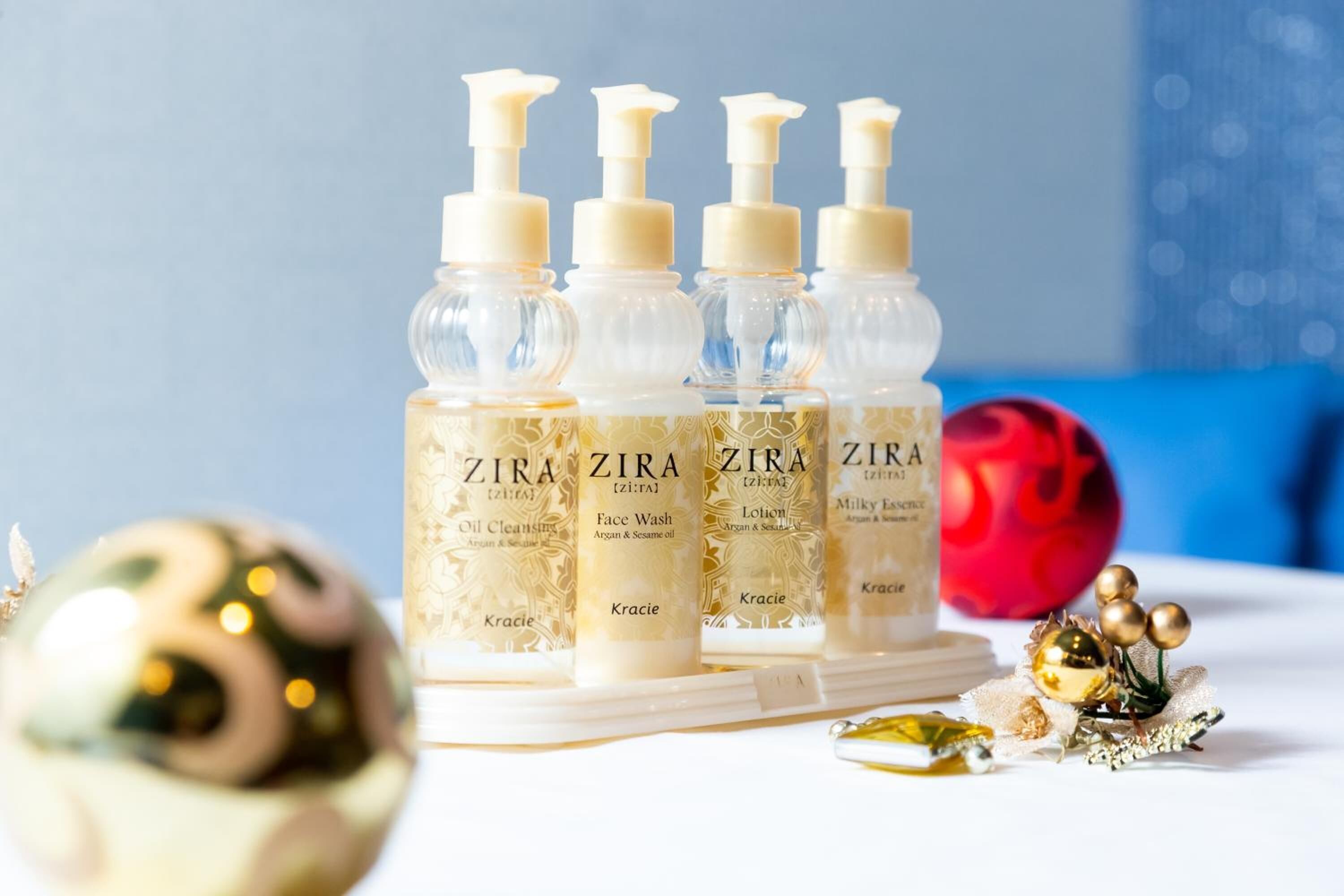 separate bathtub and shower, free toiletries, hair dryer, bathrobes