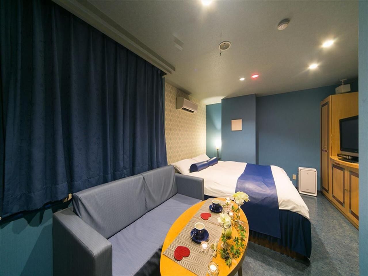 minibar, individually decorated, individually furnished, desk