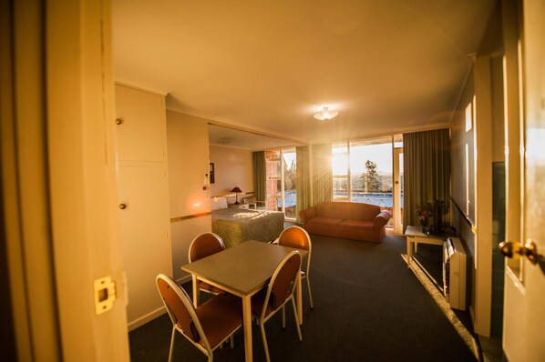 In-room dining - Parklane Motel (Launceston)