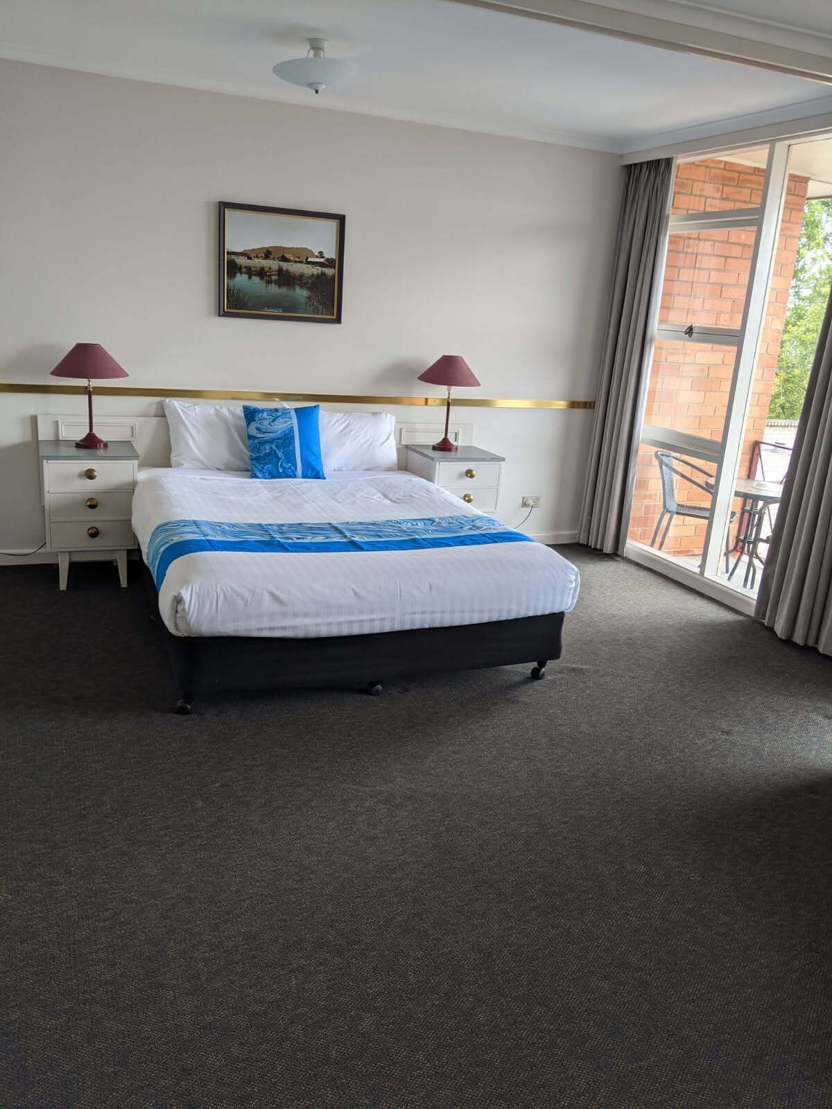 Free WiFi, individually decorated, bed sheets