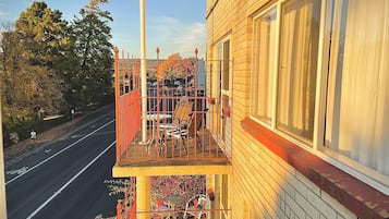 Camera (Motel) | Vista balcone