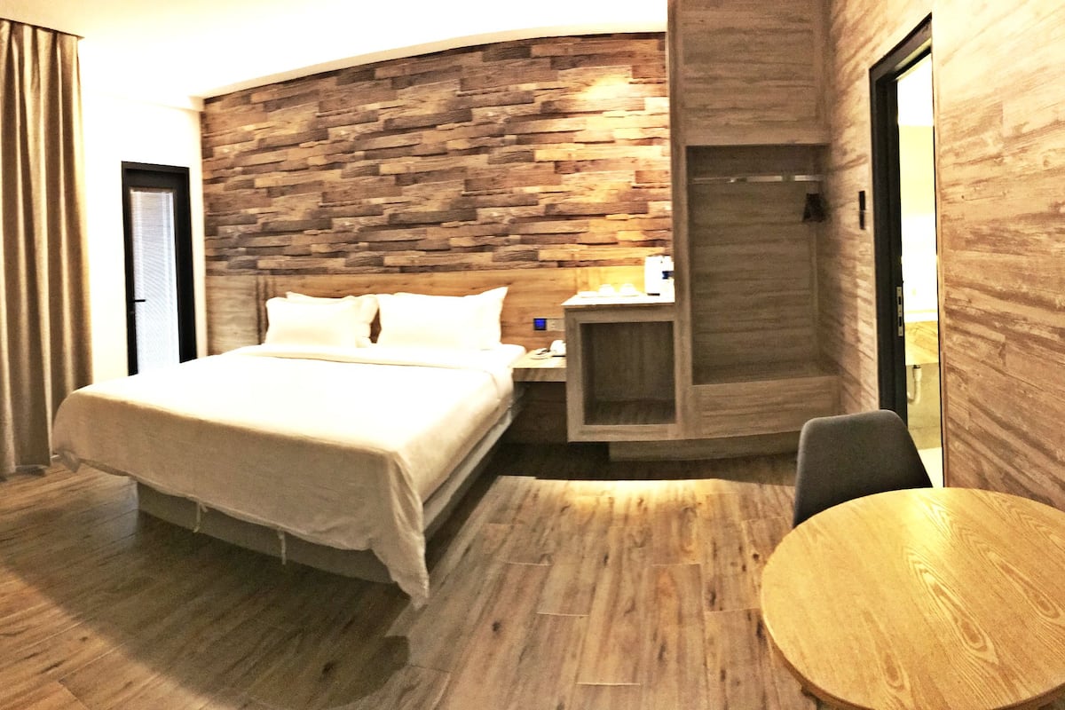 Studio suite | Geluiddichte muren, een strijkplank/strijkijzer, gratis wifi