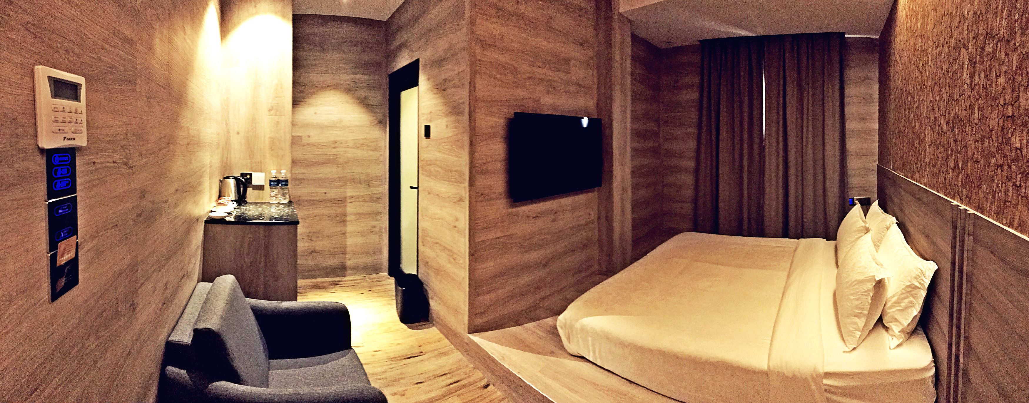 soundproofing, iron/ironing board, free wifi