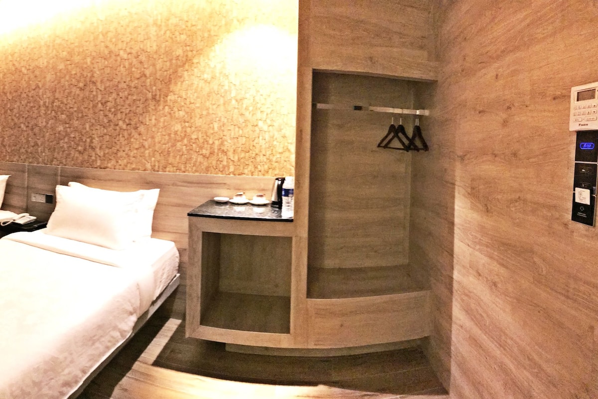 Superior Twin kamer | Geluiddichte muren, een strijkplank/strijkijzer, gratis wifi