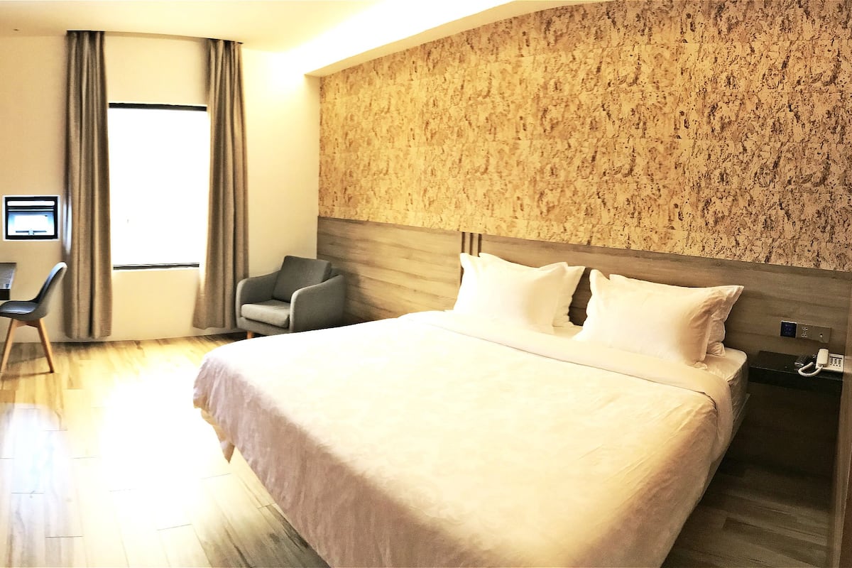 Superior kamer, 1 kingsize bed | Geluiddichte muren, een strijkplank/strijkijzer, gratis wifi