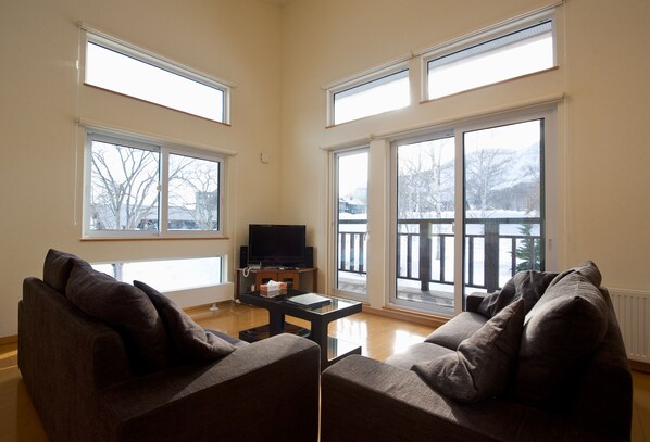 3-Bedroom House | Living area | Flat-screen TV, Netflix, DVD player, iPod dock - Ruby Chalet (Kutchan)