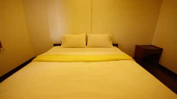 Standard Double Room | Desk, free WiFi