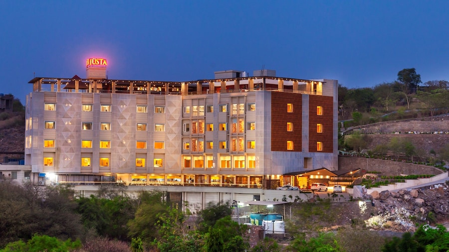 juSTa Luxe Sajjangarh Resort & Spa, Udaipur