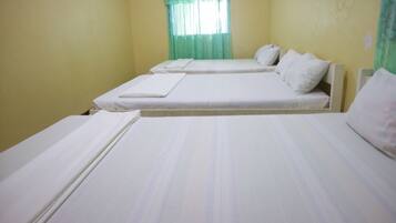 Beach House | Desk, iron/ironing board, free WiFi, bed sheets