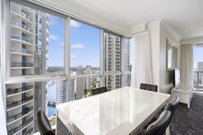 Executive Apartment, 3 Bedrooms, 2 Bathrooms, Ocean View | Living area