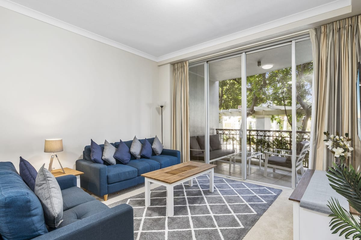 Apartment, 2 Bedrooms, 2 Bathrooms, Courtyard View (Apartment 2196) | Living area